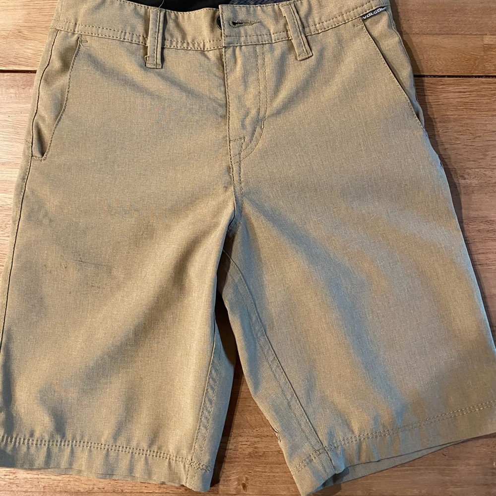 Excellent condition boys hybrid short